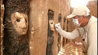 شاهد: العثور على منحوتات خشبية شمال بيرو يعود تاريخها لما قبل 800 عام