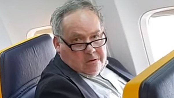 Identificado el autor de la agresión racista en un vuelo de Ryanair Identificado el autor de la agresión racista en un vuelo de Ryanair