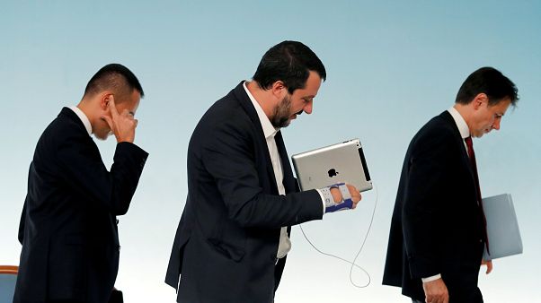 Απέρριψαν οι Βρυξέλλες τον ιταλικό προϋπολογισμό - Τρεις εβδομάδες διορία στη Ρώμη να επανέλθει Απέρριψαν οι Βρυξέλλες τον ιταλικό προϋπολογισμό - Τρεις εβδομάδες διορία στη Ρώμη να επανέλθει