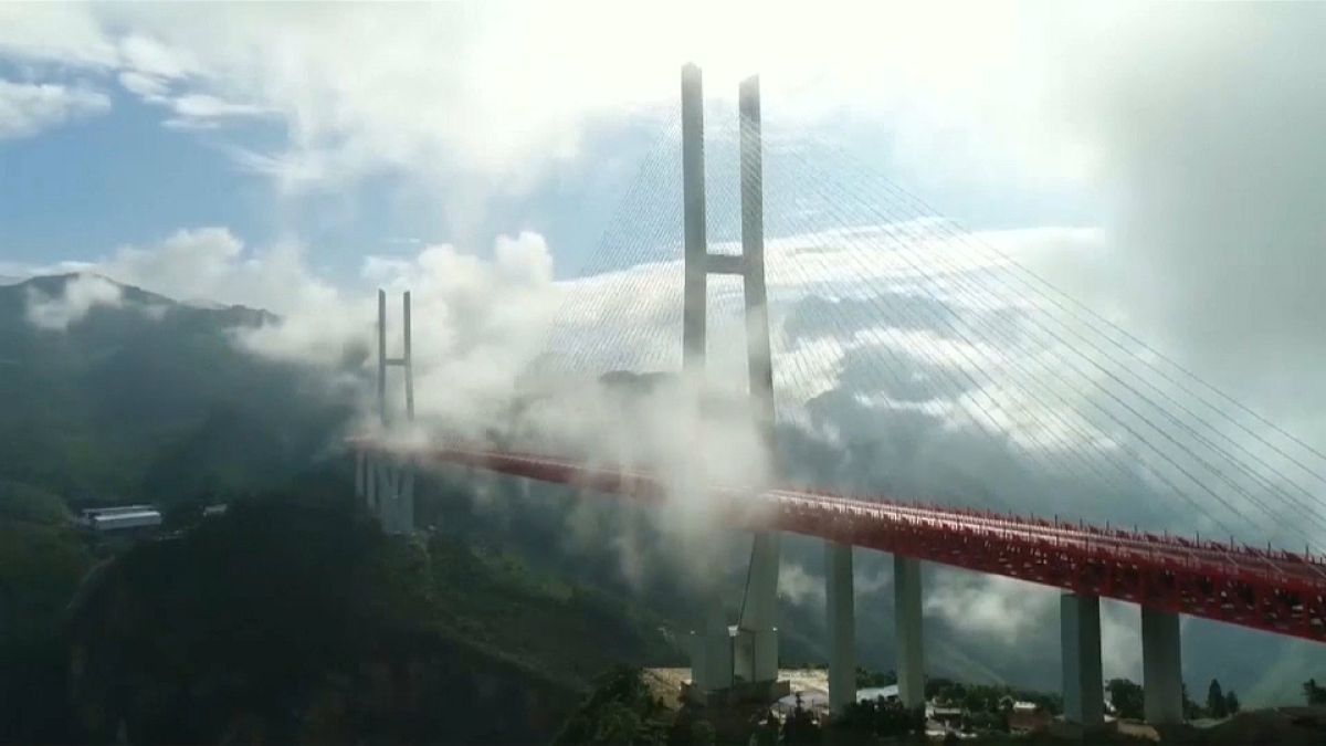 Watch: Europeans take part in base jump in China