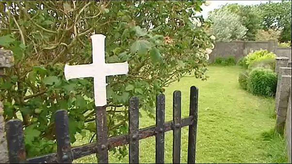 Funeral "digno" para crianças enterradas em vala comum na República da Irlanda Funeral "digno" para crianças enterradas em vala comum na República da Irlanda