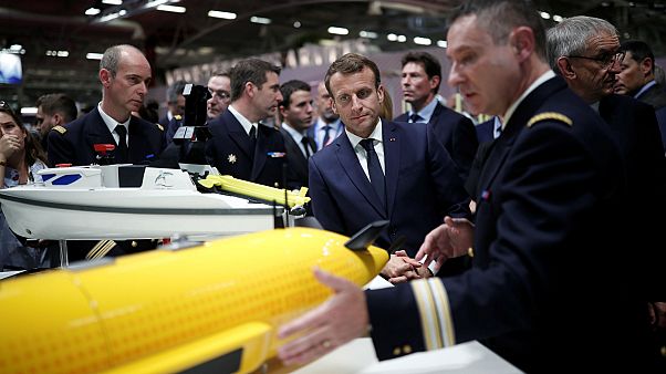 Macron Suudi Arabistan'a silah satışıyla ilgili soruları geçiştirdi Macron Suudi Arabistan'a silah satışıyla ilgili soruları geçiştirdi