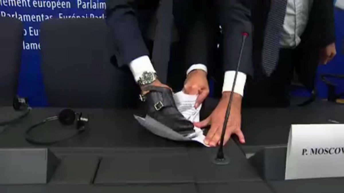 Watch: MEP bares his sole in stunt over Italy budget rejection