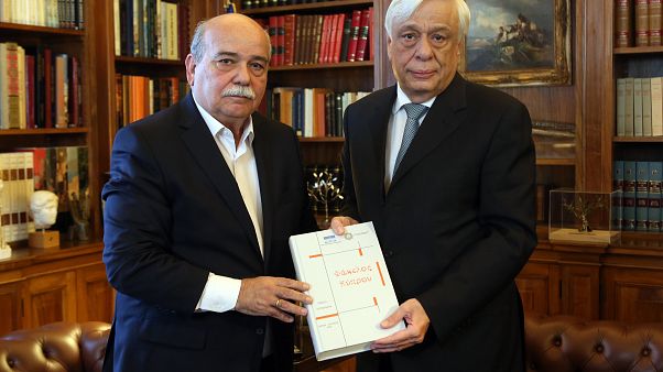 Στη δημοσιότητα οι πρώτοι τέσσερις τόμοι του «Φακέλου της Κύπρου» Στη δημοσιότητα οι πρώτοι τέσσερις τόμοι του «Φακέλου της Κύπρου»