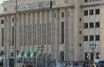 هل ستنتهي أزمة البرلمان الجزائري بانتخاب رئيس جديد؟