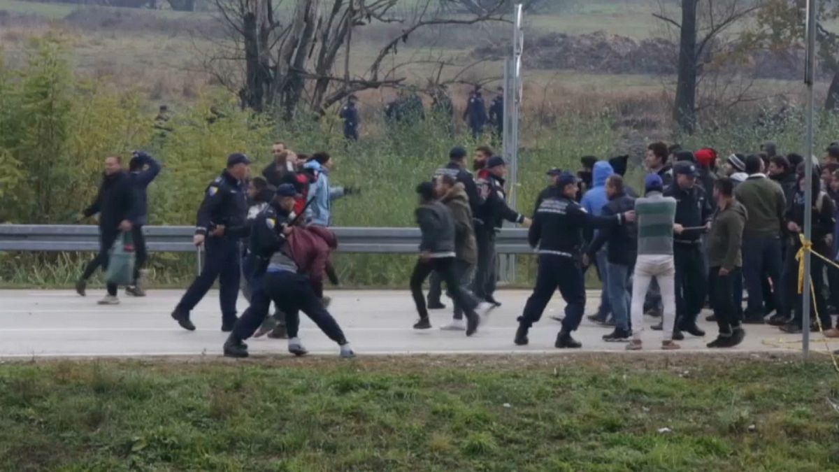 درگیری پناهجویان با پلیس در مرز بوسنی و کرواسی