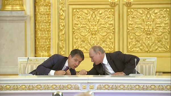 Poutine et Conte ouvrent une usine Poutine et Conte ouvrent une usine