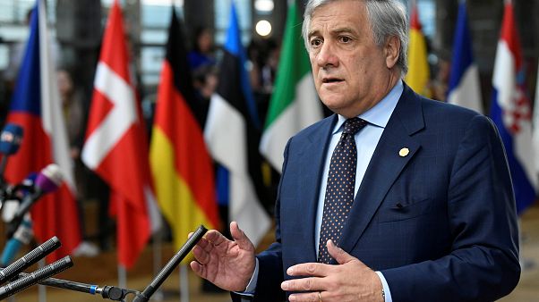 Tajani : il faut éviter la "bataille entre Bruxelles et Rome" Tajani : il faut éviter la "bataille entre Bruxelles et Rome"