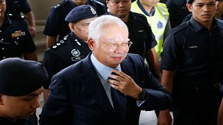رئيس وزراء ماليزيا السابق يصل إلى المحكمة في كوالالمبور يوم 4-10-2018