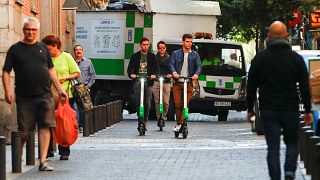 Madrid prohibe que los patinetes circulen por las aceras