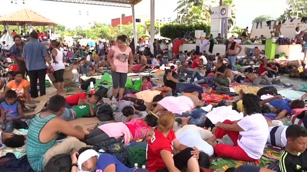 La caravana de migrantes sigue su camino hacia Estados Unidos La caravana de migrantes sigue su camino hacia Estados Unidos