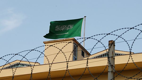 وسائل إعلام: الشرطة التركية تفحص عينات مياه من بئر بالقنصلية السعودية وسائل إعلام: الشرطة التركية تفحص عينات مياه من بئر بالقنصلية السعودية