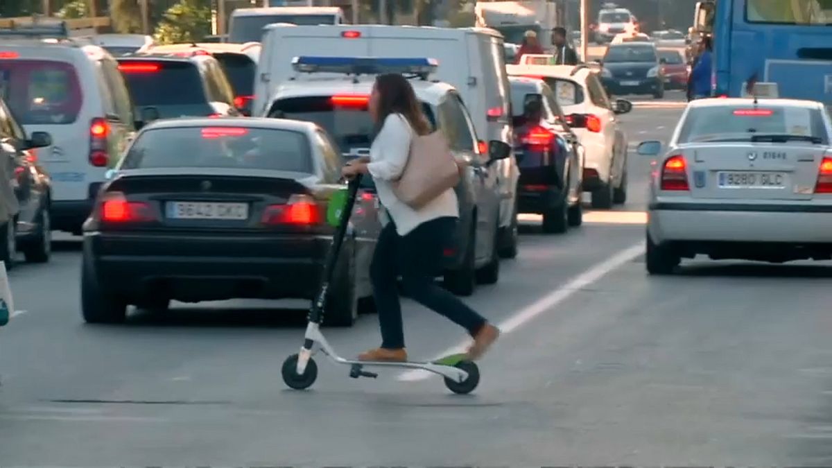 Мадрид ограничивает скутеры