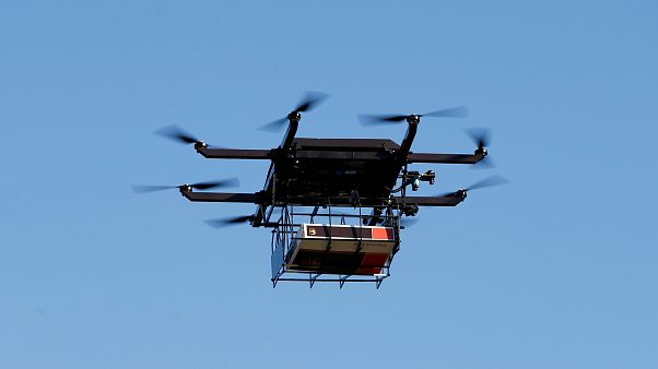 Drone con cellulari e droga cade dentro il carcere di Taranto Drone con cellulari e droga cade dentro il carcere di Taranto
