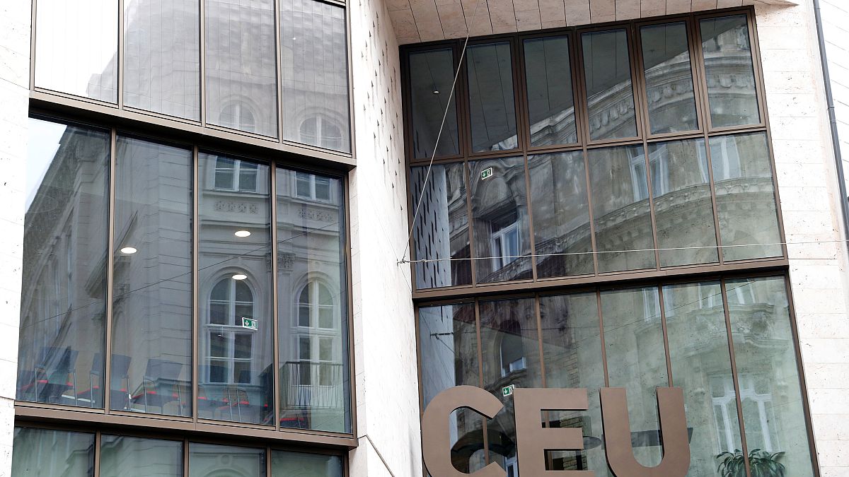 Центрально-Европейский Университет уходит из Венгрии