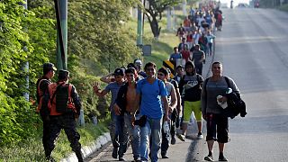 پنتاگون: صدها نیروی نظامی برای جلوگیری از ورود مهاجران در مرز مستقر می شوند