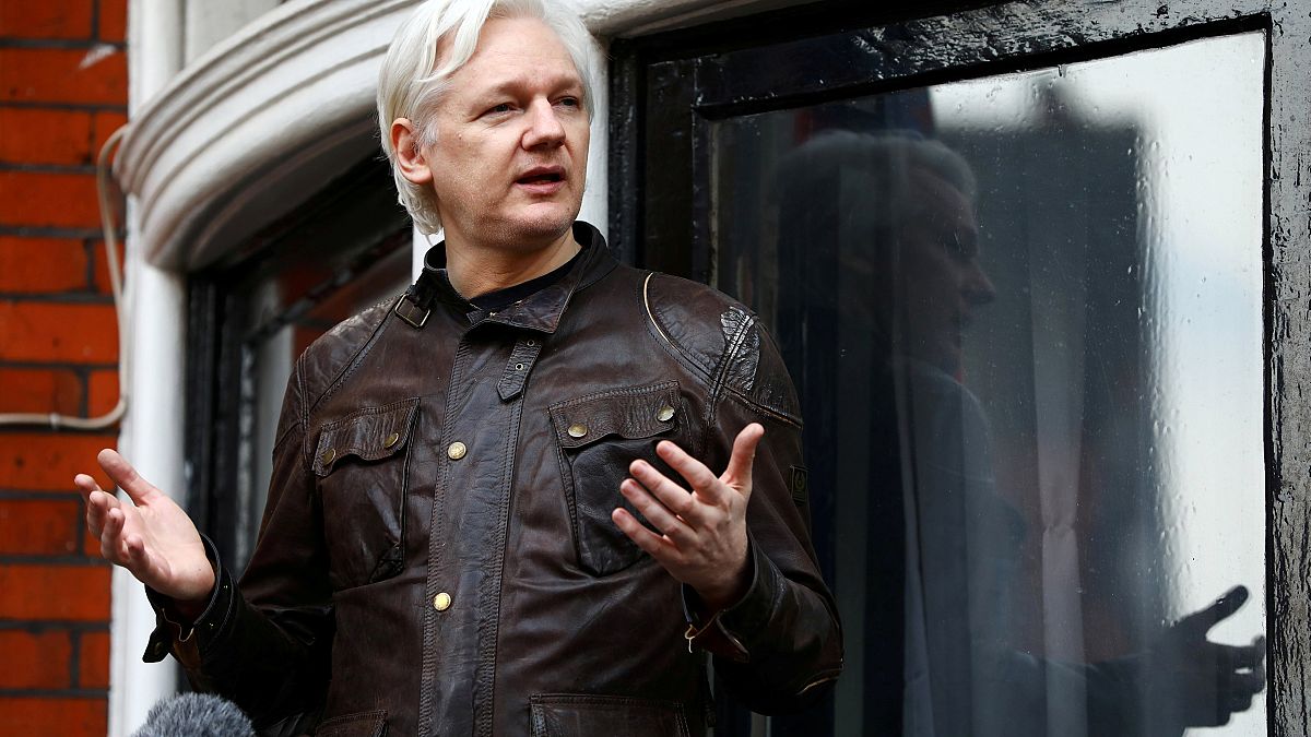 Assange interpone una acción de protección constitucional contra Ecuador