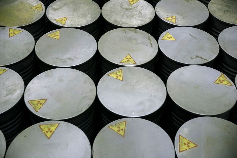 Контейнеры с радиоактивными отходами в Чернобыле (Украина)
