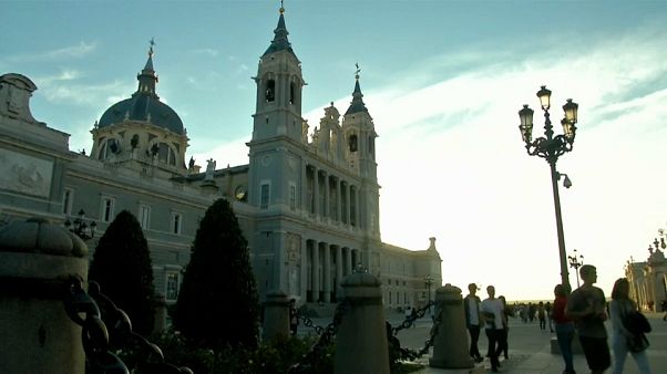 Megosztja a spanyol társadalmat Franco újratemetése Megosztja a spanyol társadalmat Franco újratemetése