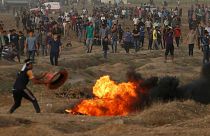 مقتل خمسة فلسطينيين برصاص إسرائيلي بغزة وسقوط قذائف صاروخية على بلدات إسرائيلية مجاورة