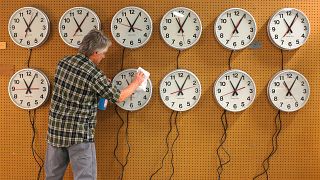 Yaz-kış saati uygulaması nasıl başladı? AB saatleri son kez mi geri aldı? 