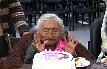 شاهد: أقدم معمرة في العالم تحتفل بعيد ميلادها الـ118 في بوليفيا