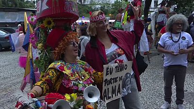 Brezilya: Seçimlerdeki aşırı sağcı aday Bolsonaro'ya karşı 'palyaço yürüyüşü' yapıldı