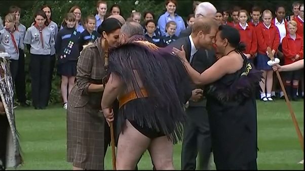 Harry és Meghan maori fogadást kapott Harry és Meghan maori fogadást kapott