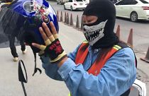 A Bangkok, la percée des femmes dans les motos taxis
