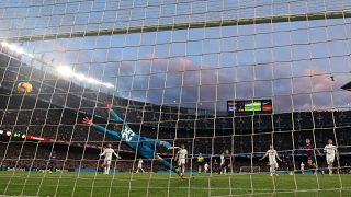 Calcio: il Barcellona affonda il Real per 5 a 1