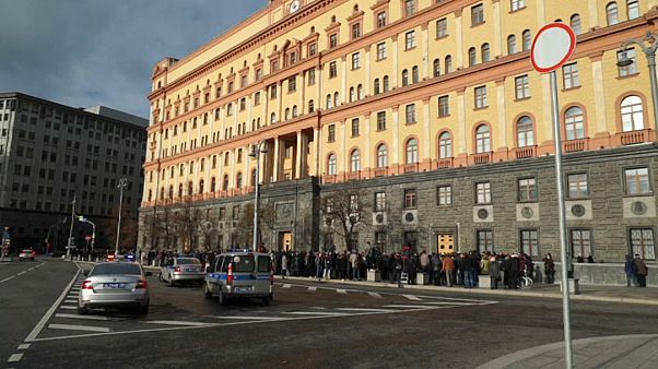 Десятки задержанных во время "народного схода" на Лубянке Десятки задержанных во время "народного схода" на Лубянке