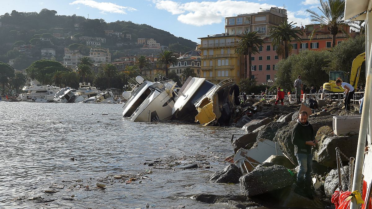 Gli yacht distrutti sul lungomare di Rapallo