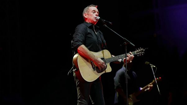 "A melhor maneira de fazer com que as pessoas se entendam é celebrando a música" "A melhor maneira de fazer com que as pessoas se entendam é celebrando a música"