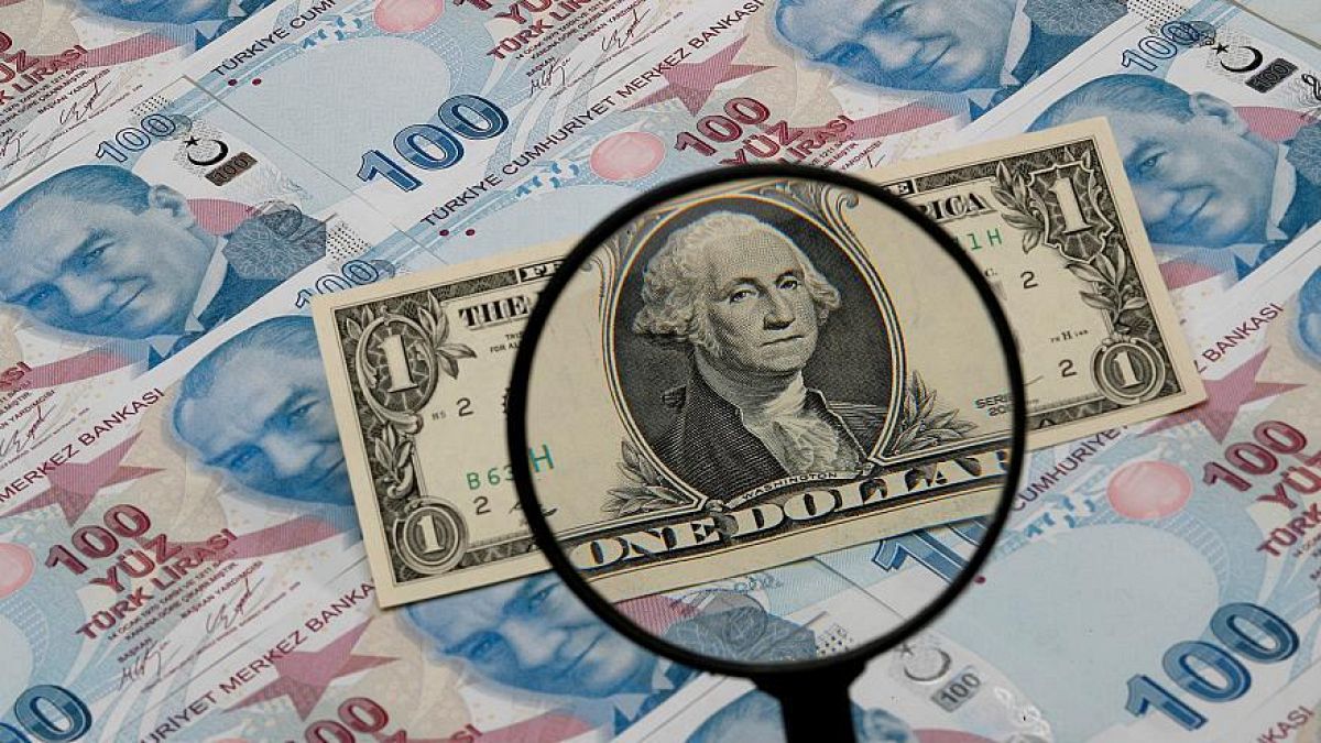 Dolar Türk Lirası karşısında son 2,5 ayın en düşük seviyesini gördü