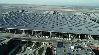 شاهد: تركيا تفتتح أكبر مطار في العالم