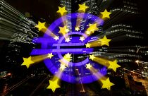 Dombrovskis na Croácia para discutir adesão ao euro