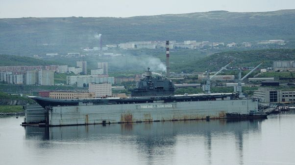 "Адмирал Кузнецов" в плавучем доке "Адмирал Кузнецов" в плавучем доке