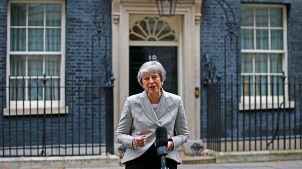 Theresa May se reúne con su gobierno tras el punto muerto del Brexit en la cumbre de Salzburgo Theresa May se reúne con su gobierno tras el punto muerto del Brexit en la cumbre de Salzburgo
