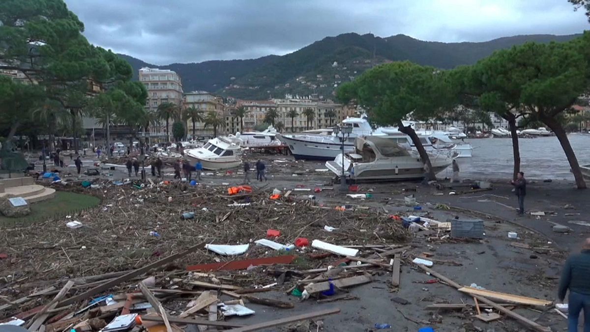 شاهد: العواصف تقذف القوارب إلى الشواطئ في إيطاليا