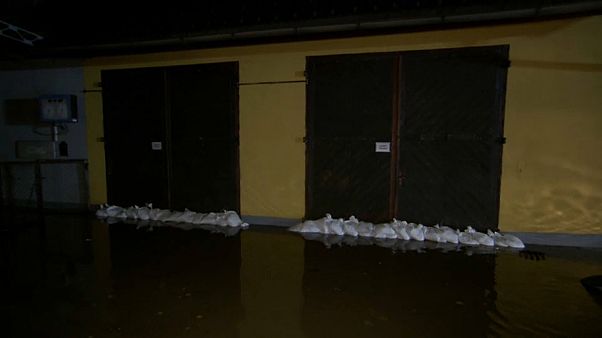 10.000 Haushalte ohne Strom: Unwetter trifft Kärnten schwer 10.000 Haushalte ohne Strom: Unwetter trifft Kärnten schwer