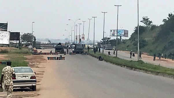 6 قتلى في 3 أيام والمواجهات تتواصل بين القوات النيجيرية ومتظاهرين شيعة 6 قتلى في 3 أيام والمواجهات تتواصل بين القوات النيجيرية ومتظاهرين شيعة