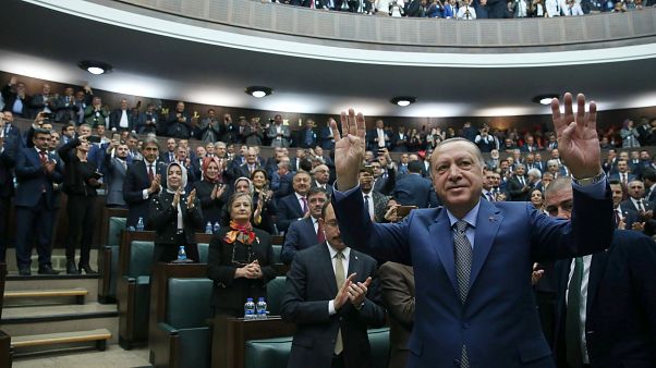 دستورحمله اردوغان به یگان کردهای مدافع خلق سوریه در شرق فرات دستورحمله اردوغان به یگان کردهای مدافع خلق سوریه در شرق فرات