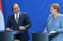 Merkel pide reformas económicas en África