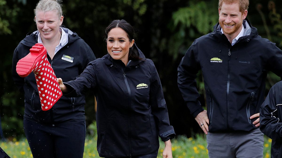 Meghan beats Harry in New Zealand 'welly-wanging' competition