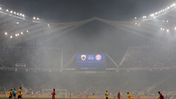 Şampiyonlar Ligi'nde 'sallanan tribünlere' UEFA'dan inceleme Şampiyonlar Ligi'nde 'sallanan tribünlere' UEFA'dan inceleme