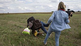  مجارستان؛ فیلمبرداری که به پناهجویان لگد می‌زد تبرئه شد