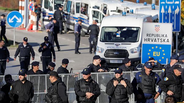 Croatian border guards crack down on people smugglers Croatian border guards crack down on people smugglers
