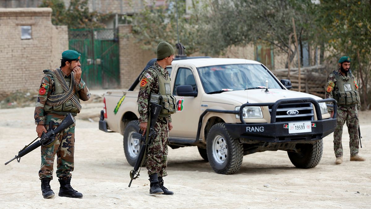 25 قتيلاً بينهم جنرال كبير في تحطم هليكوبتر عسكرية أفغانية 