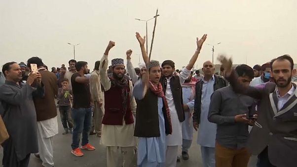 مظاهرات بعد إخلاء سبيل باكستانية مسيحية حُكم عليها بالإعدام لازدراء الإسلام مظاهرات بعد إخلاء سبيل باكستانية مسيحية حُكم عليها بالإعدام لازدراء الإسلام