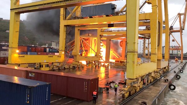 Une catastrophe évitée de justesse dans le port de Barcelone Une catastrophe évitée de justesse dans le port de Barcelone